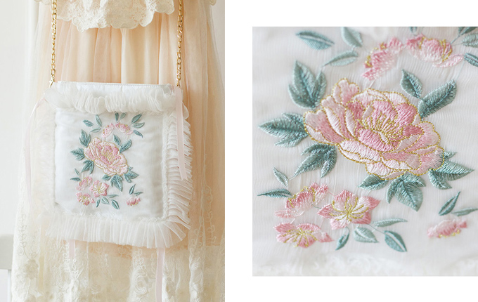 Qi Lolita White Lace Pillow Bag
